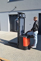 Elektriniai savaeigiai keltuvai su platforma operatoriui PS-N - 1200-2000kg