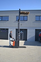 Elektriniai savaeigiai keltuvai su platforma operatoriui PS-N - 1200-2000kg
