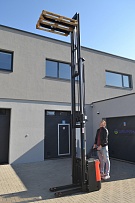 Elektriniai savaeigiai keltuvai su platforma operatoriui PS-N - 1200-2000kg