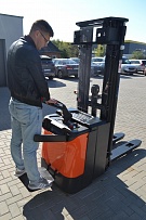 Elektriniai savaeigiai keltuvai su platforma operatoriui PS-N - 1200-2000kg